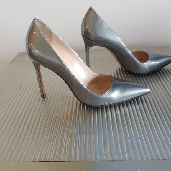Manolo Blahnik Grey Silver Cassiado Ornamented Satin Open  Manolo Blahnik Silver Pumps